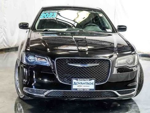 Used 2023 Chrysler 300 Touring AWD/4WD image 7