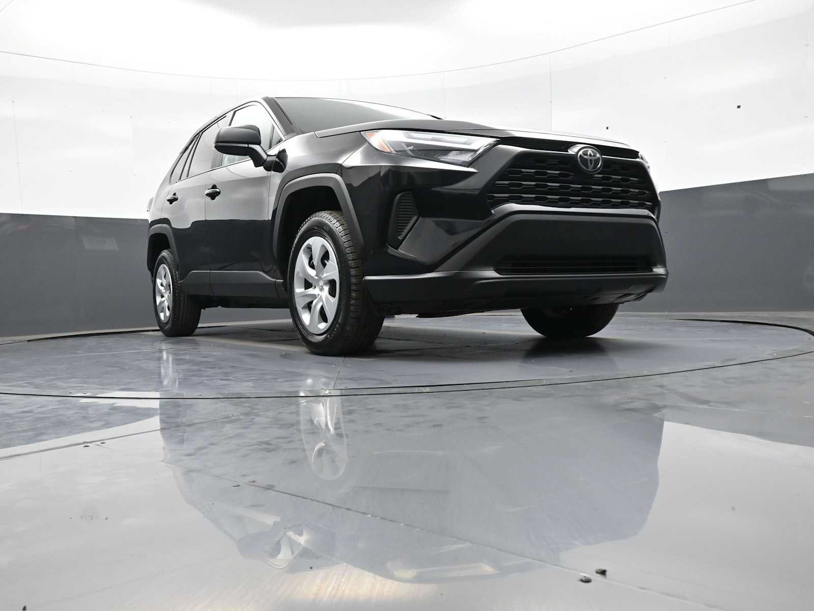 Used 2025 Toyota RAV4 LE FWD image 25