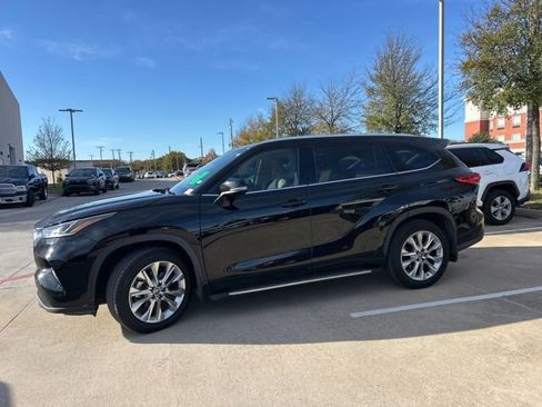 Used 2022 Toyota Highlander Limited image 7