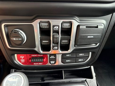 Used 2020 Jeep Gladiator Rubicon AWD/4WD image 9