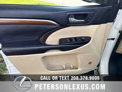 Used 2018 Toyota Highlander Limited Platinum AWD/4WD image 23