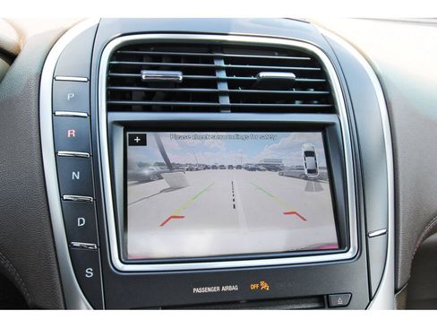 Used 2017 Lincoln MKX Reserve w/ Lincoln MKX Climate Package FWD image 26