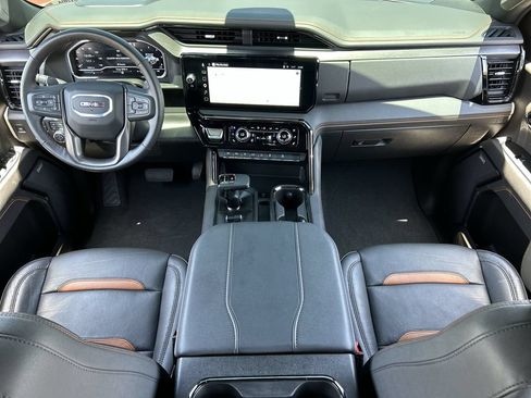 Used 2025 GMC Sierra 1500 AT4 w/ AT4 Premium Package AWD/4WD image 20