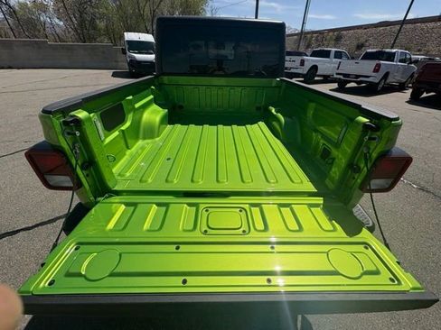 New 2025 Jeep Gladiator Sport image 11