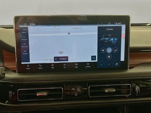 Used 2022 Lincoln Nautilus Reserve AWD/4WD image 13