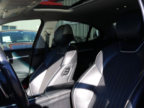 Used 2019 Genesis G70 2.0T Advanced w/ Elite Package image 14