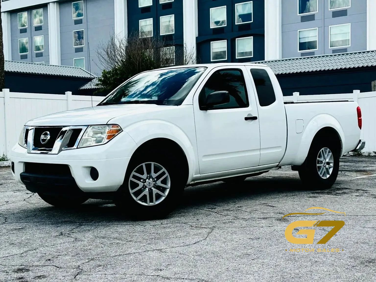 Used 2019 Nissan Frontier SV RWD image 1