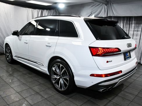 Used 2024 Audi SQ7 Prestige w/ Prestige Package AWD/4WD image 4