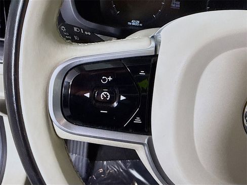 Used 2020 Volvo S60 T6 Momentum image 23