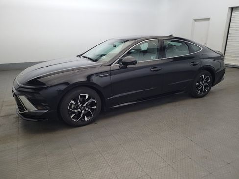 Used 2024 Hyundai Sonata SEL FWD image 2