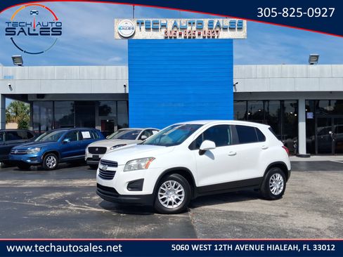 Used 2015 Chevrolet Trax LS FWD image 1
