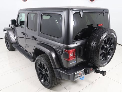 Used 2022 Jeep Wrangler Unlimited Sahara w/ Cold Weather Group image 25