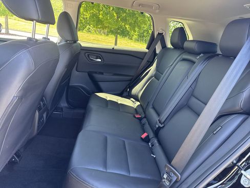 Certified 2025 Nissan Rogue SL w/ SL Premium Package AWD/4WD image 15