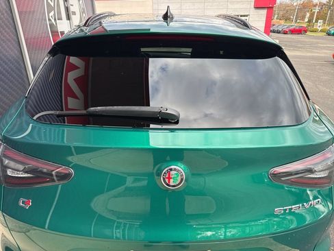 New 2025 Alfa Romeo Stelvio Sprint image 7