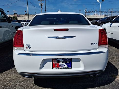 Used 2015 Chrysler 300 Limited w/ Driver Convenience Group AWD/4WD image 5