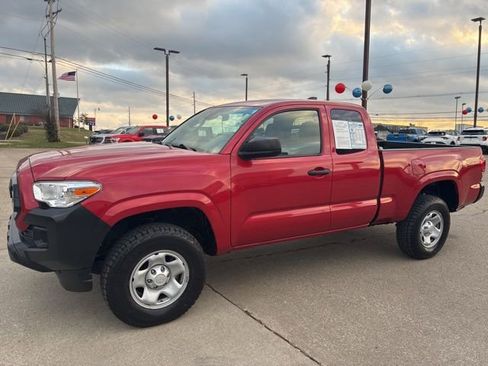 Used 2023 Toyota Tacoma SR image 3