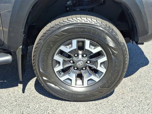 Used 2023 Toyota Tacoma TRD Off-Road AWD/4WD image 8