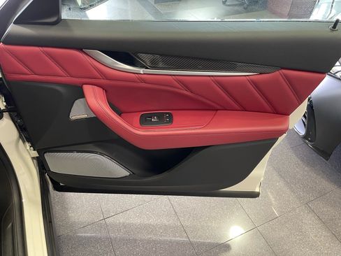Used 2022 Maserati Levante Modena AWD/4WD image 37