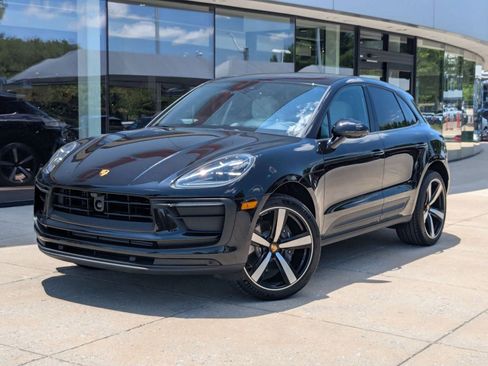 Used 2025 Porsche Macan image 1