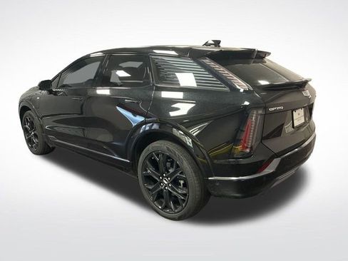 Certified 2025 Cadillac Optiq Sport 1 w/ LPO, ONYX Package AWD/4WD image 3