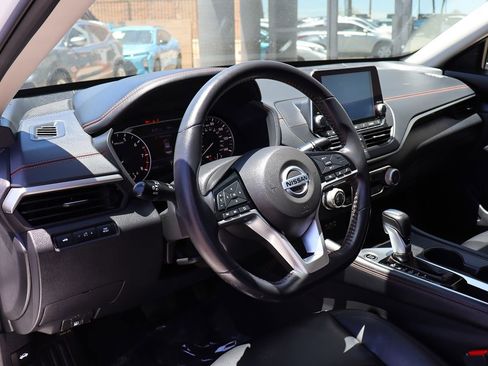 Used 2020 Nissan Altima 2.5 SR FWD image 39
