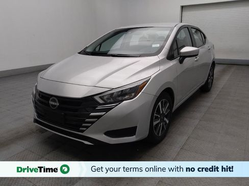 Used 2025 Nissan Versa SV image 1