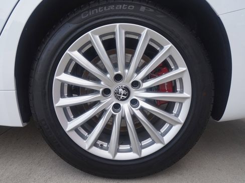 New 2024 Alfa Romeo Giulia Sprint image 11