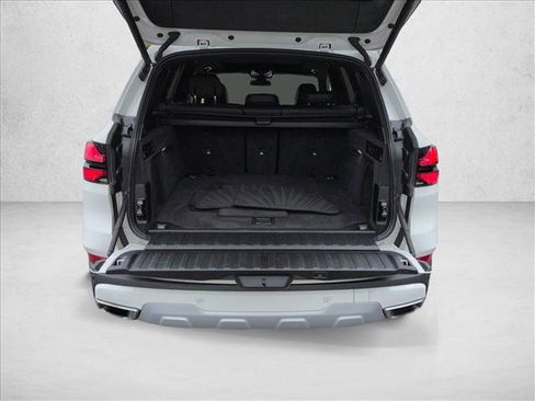Used 2024 BMW X5 xDrive40i w/ Parking Assistance Package AWD/4WD image 6