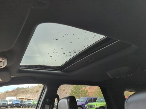 Certified 2023 Dodge Durango GT image 17