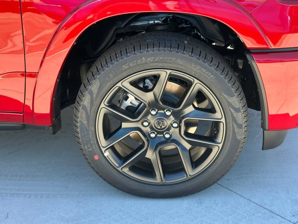 New 2026 RAM 1500 Laramie AWD/4WD image 11