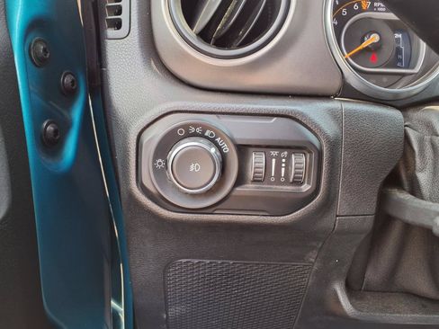 Used 2019 Jeep Wrangler Unlimited Sport S AWD/4WD image 23