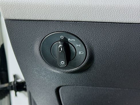 Used 2023 Volkswagen Taos SE image 17