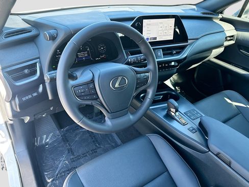 Used 2025 Lexus UX 300h FWD image 9