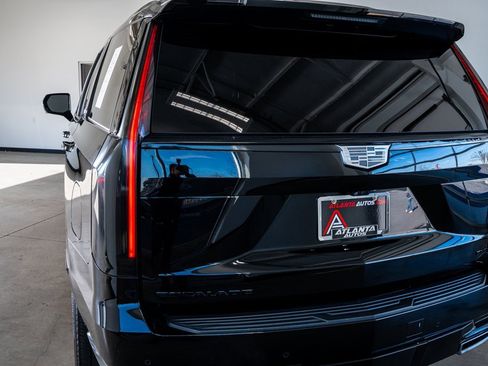 Used 2022 Cadillac Escalade Premium Luxury image 22