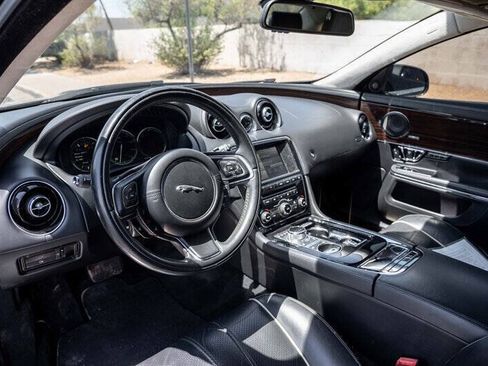 Used 2015 Jaguar XJ L Portfolio RWD image 9