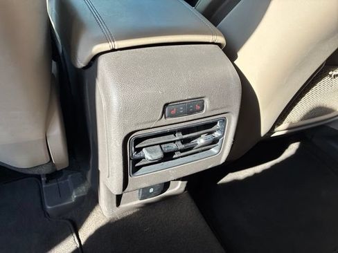 Used 2022 Lincoln Corsair AWD w/ Premium Package image 13