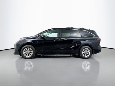 Certified 2024 Toyota Sienna XLE w/ XLE Plus Package FWD image 4