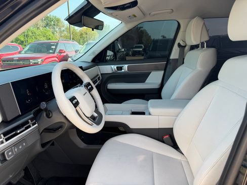 Used 2024 Hyundai Santa Fe SE AWD/4WD image 11