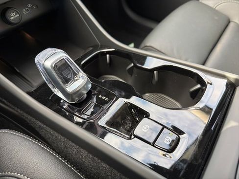 New 2026 Volvo XC40 B5 Ultra w/ Protection Package Premier image 17