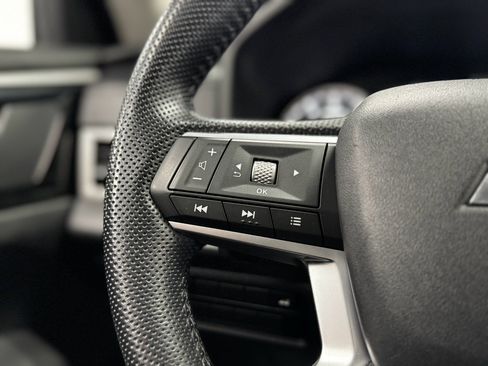 Used 2023 Mitsubishi Outlander SE image 19