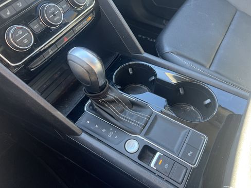 Certified 2023 Volkswagen Atlas SE image 24