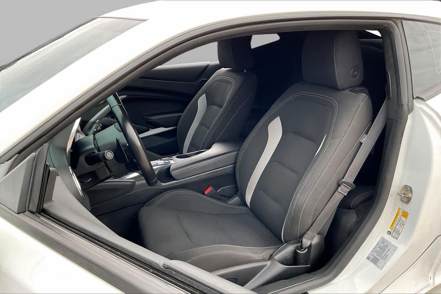 Used 2023 Chevrolet Camaro LT w/ Technology Package RWD image 9