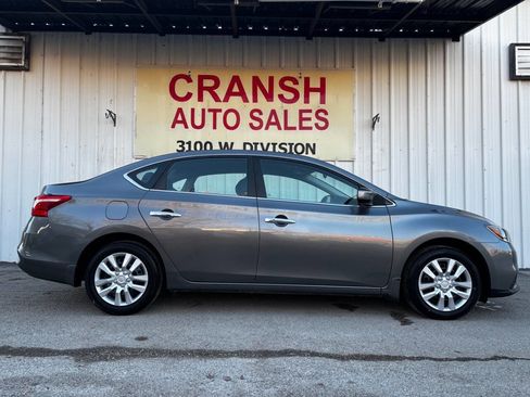 Used 2016 Nissan Sentra SV image 2