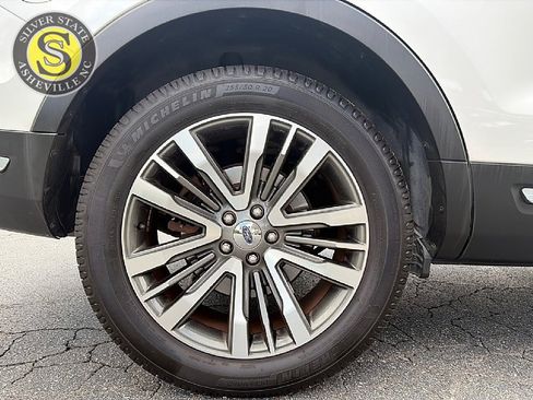 Used 2018 Ford Explorer Platinum AWD/4WD image 9