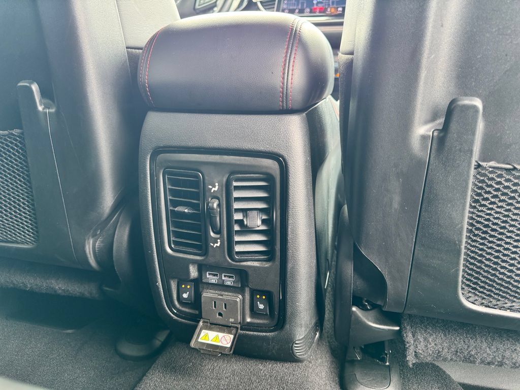 Used 2025 Dodge Durango GT AWD/4WD image 15
