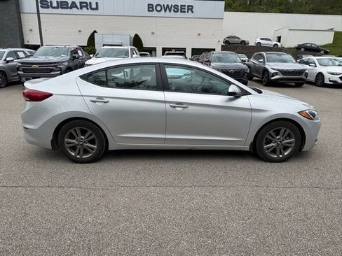 Used 2017 Hyundai Elantra SE w/ SE A/T Tech Package 03 FWD image 4