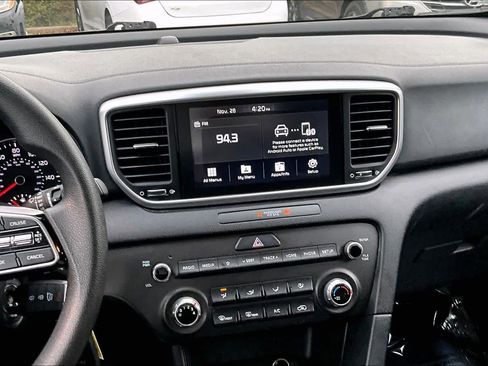 Used 2020 Kia Sportage LX image 6