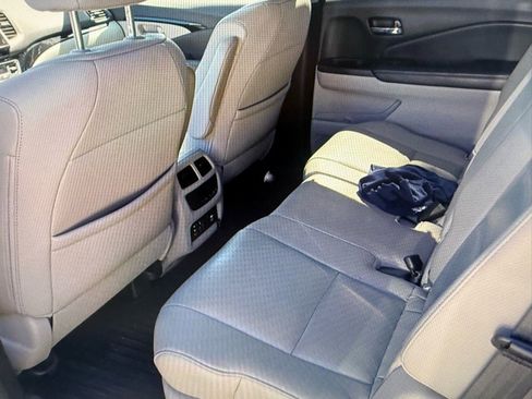 Used 2016 Honda Pilot Touring image 9