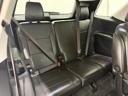 Used 2021 Chevrolet Traverse RS image 34