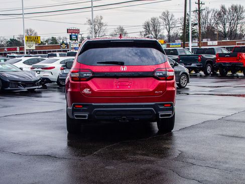 Used 2025 Honda Pilot Elite image 6